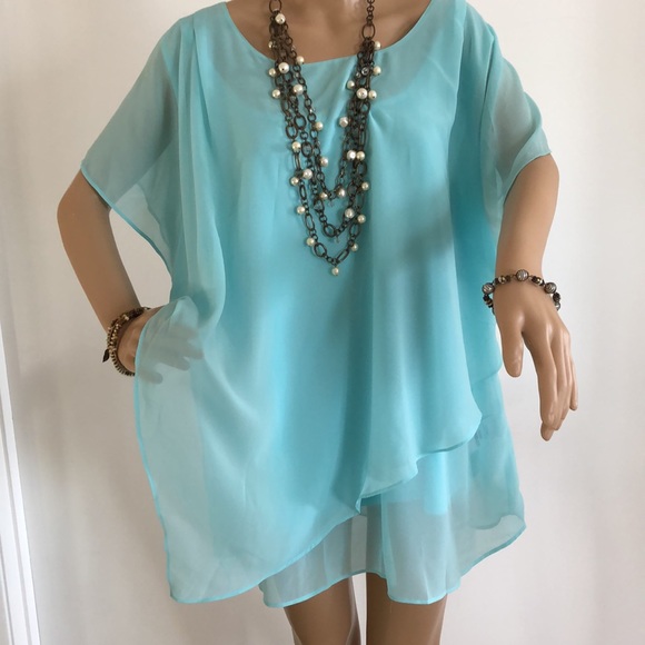 Flowing layered-free flow top w/matching removable tank. Size Large - Picture 3 of 7